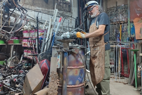 Hurda demirleri sanat eserine dntrd