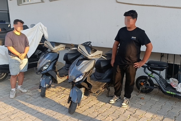 Motosikletleri brakp katlar!