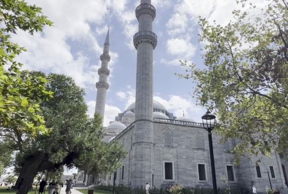 Tarihi Sleymaniye Camiinde hrszlk