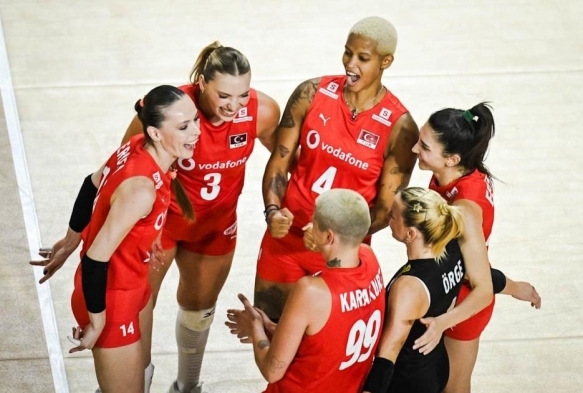 A Milli Kadn Voleybol Takm, grup aamasn lider tamamlad