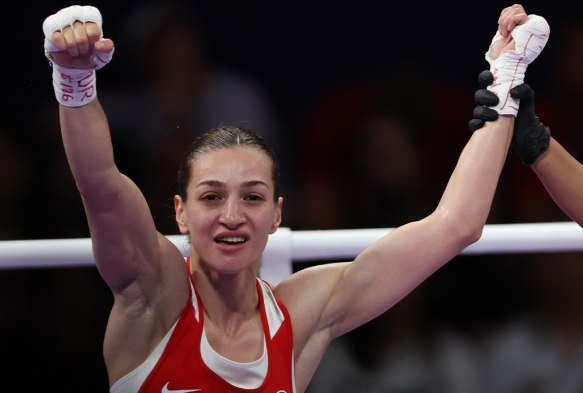 Buse Naz akrolu, Dnya Boks ampiyonas'nda finale ykseldi