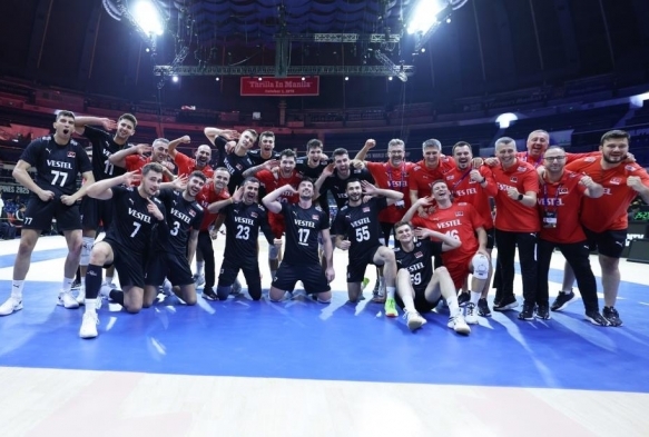 A Milli Erkek Voleybol takm, namalup son 16 turuna ykseldi