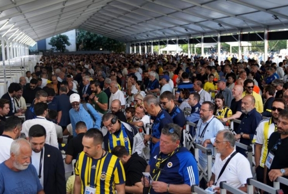 Fenerbahe'de oy kullanma ilemi balad