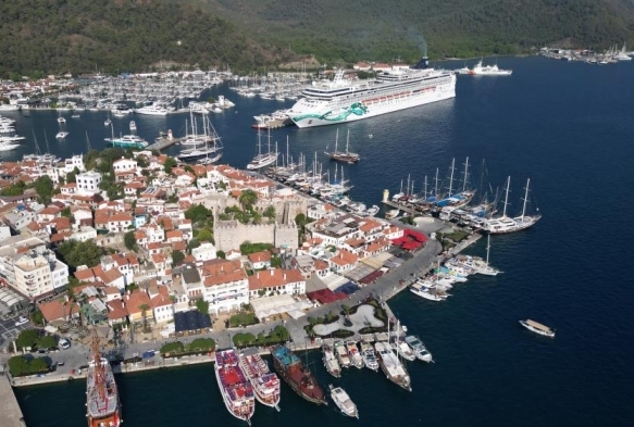 Marmaris turizmi sezona dolulukla veda ediyor