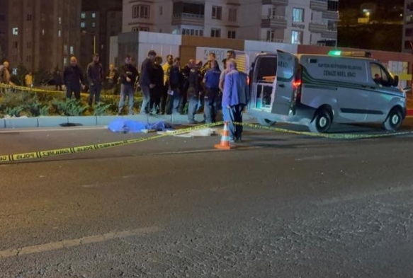 Otomobilin arpt yal adam hayatn kaybetti