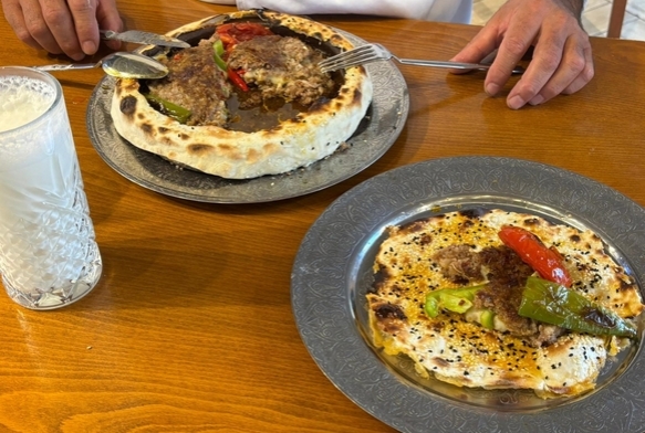 Kiremitte pien lava kebab damak atlatyor