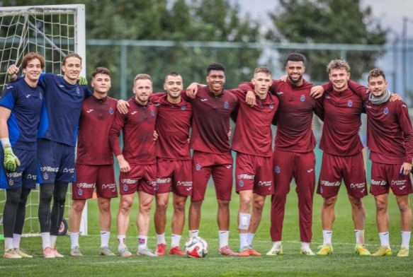 Edin Visca, gen oyunculara rehberlik ediyor