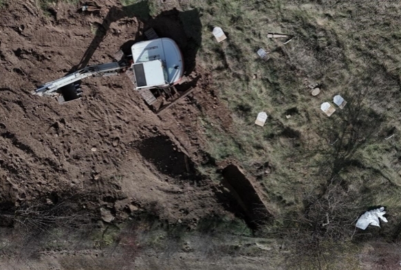 200 mezar naklediliyor!