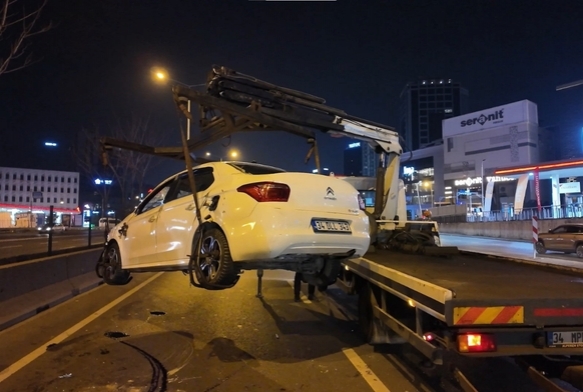 Makas atan otomobil takla att