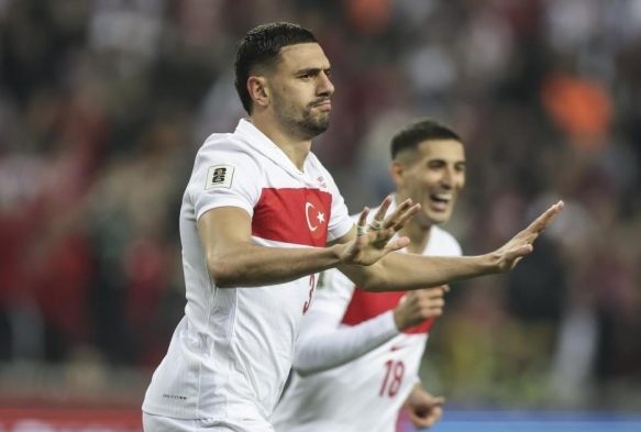 Merih Demiral, Al Ahli ile szleme yeniledi