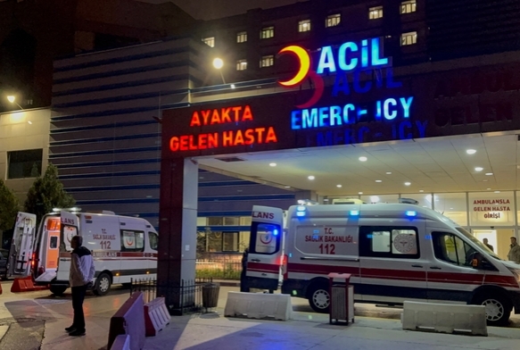 Eni�tesini silahla yaralad�