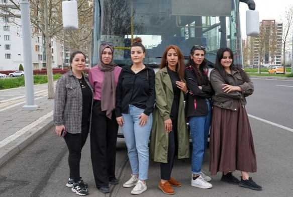 Kad�n otob�s �of�r� say�s� art�yor